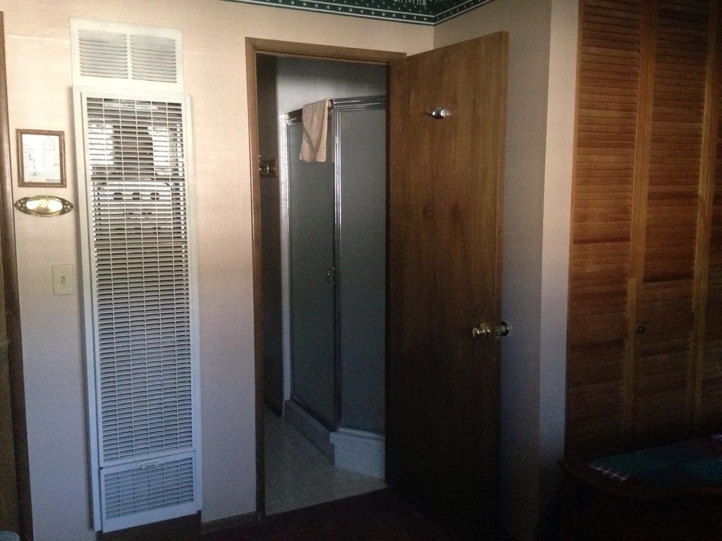 Switzerland Haus Bed And Breakfast Inn Big Bear Lake Δωμάτιο φωτογραφία