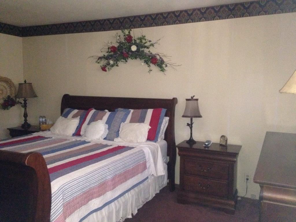 Switzerland Haus Bed And Breakfast Inn Big Bear Lake Δωμάτιο φωτογραφία
