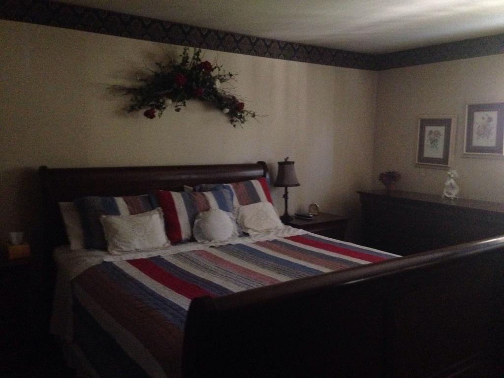Switzerland Haus Bed And Breakfast Inn Big Bear Lake Δωμάτιο φωτογραφία