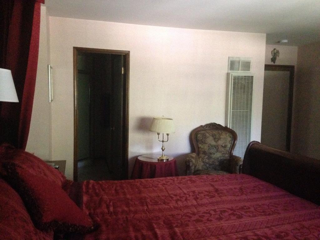 Switzerland Haus Bed And Breakfast Inn Big Bear Lake Δωμάτιο φωτογραφία